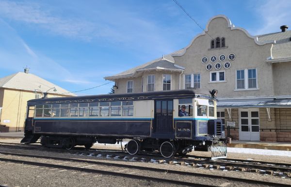 Ping-Pong Train