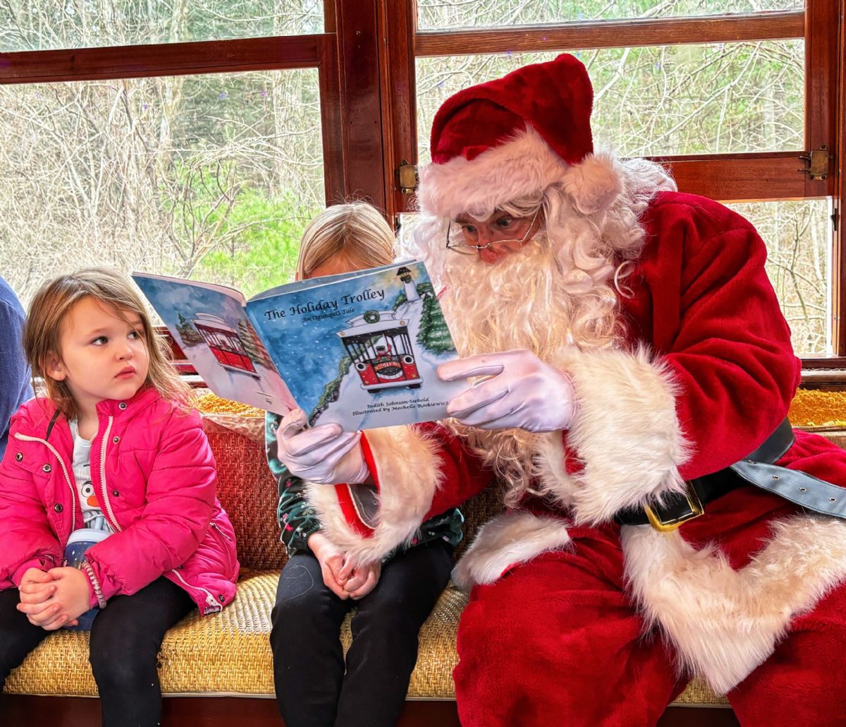 Storytime Trolley with Santa