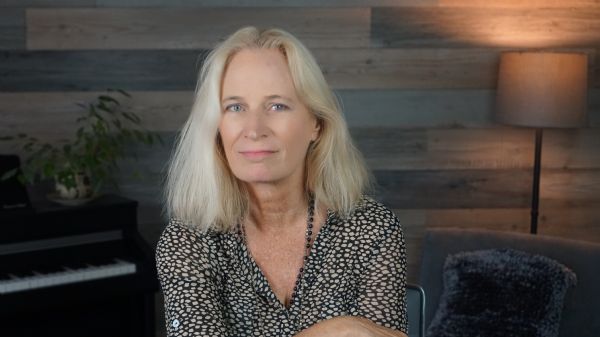 ONLINE How to Win at Scatting! with Michele Weir